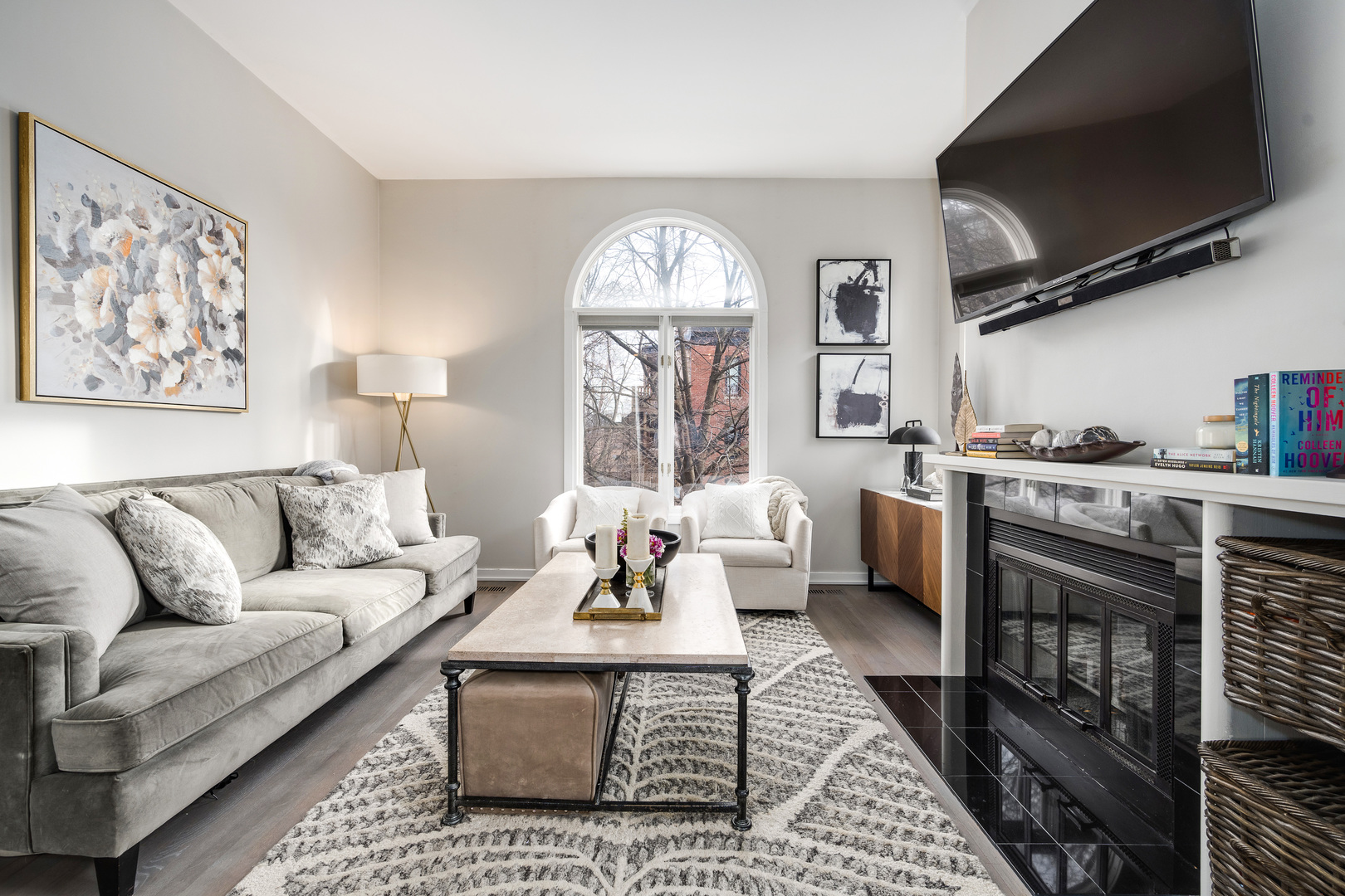 1050 W Webster Avenue Unit: 2W