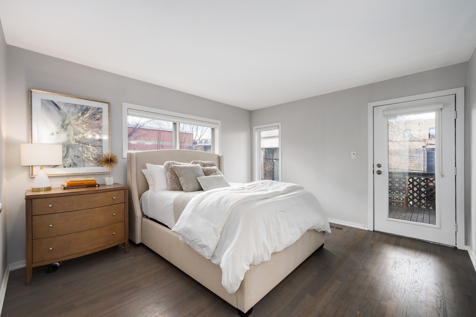 1050 W Webster Avenue Unit: 2W