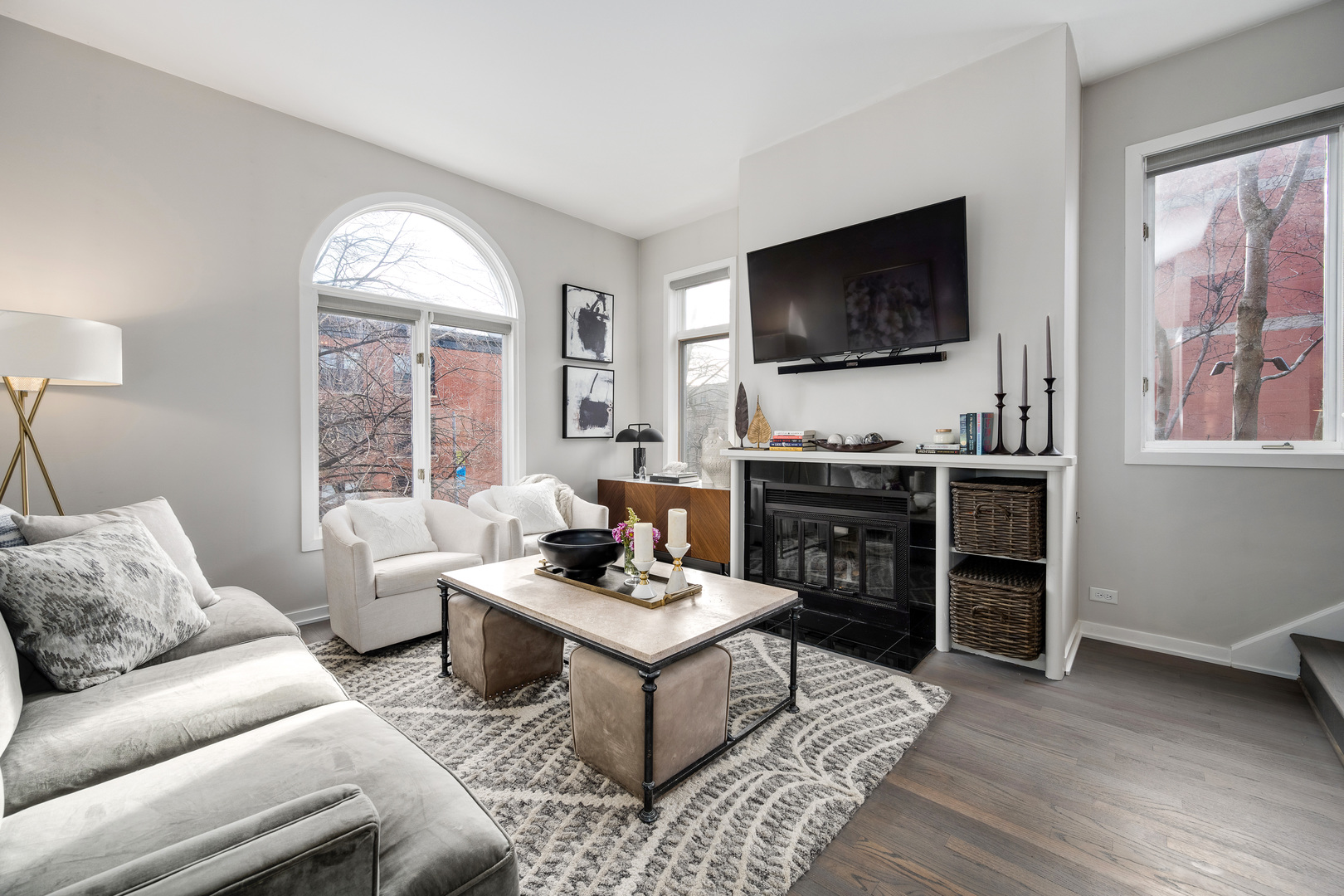 1050 W Webster Avenue Unit: 2W