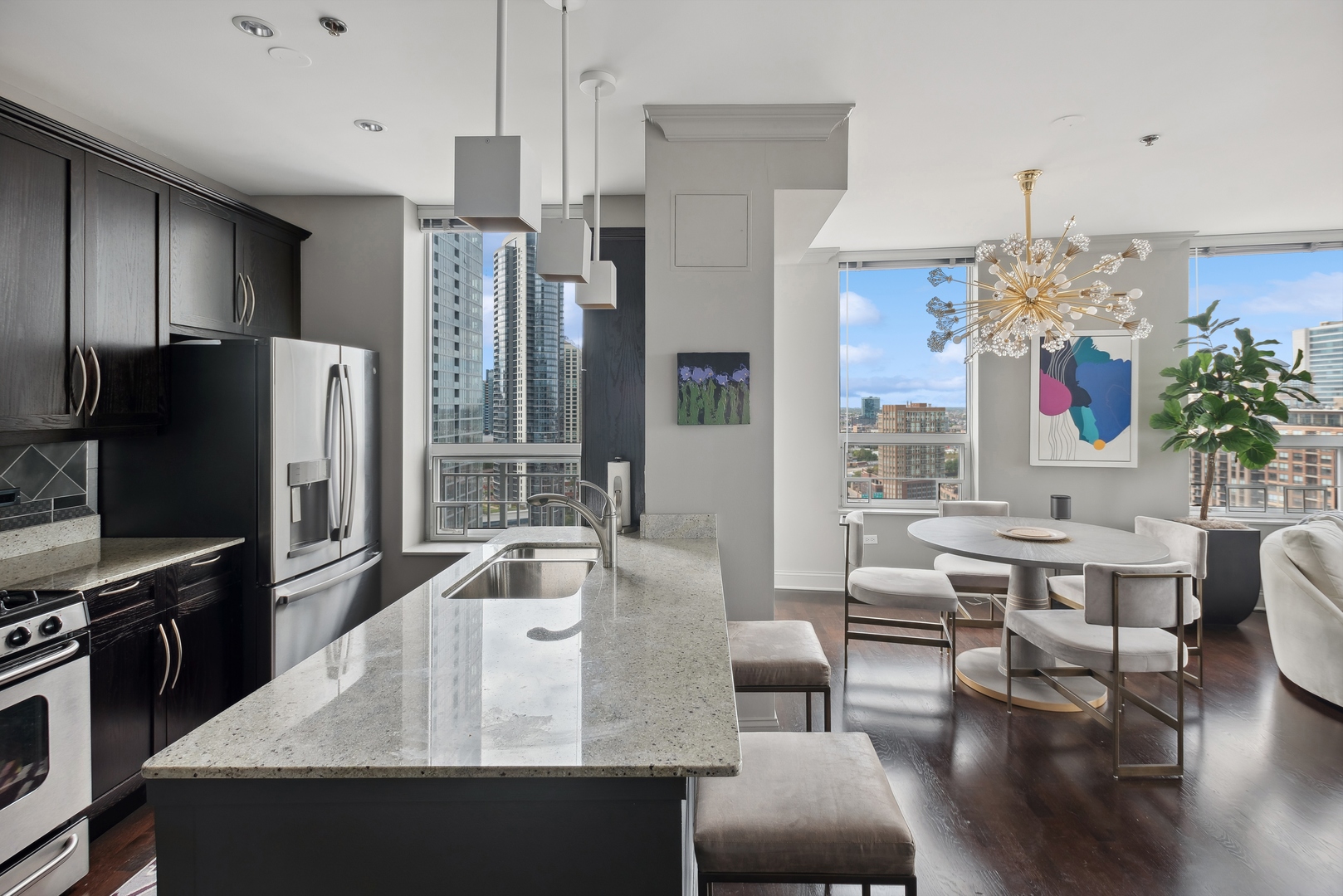 330 W Grand Avenue Unit: 2104