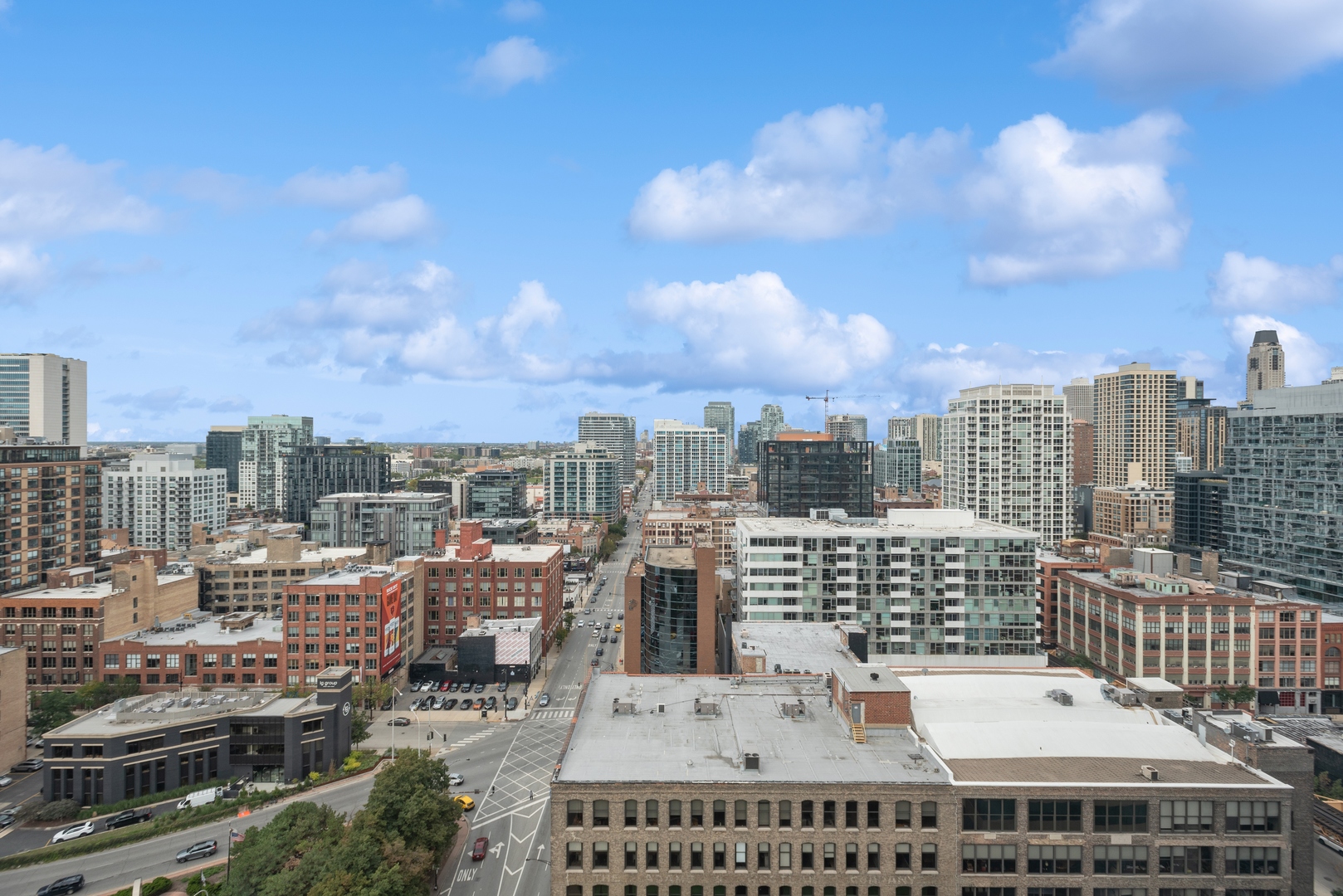 330 W Grand Avenue Unit: 2104