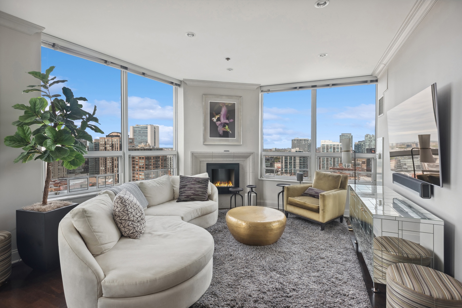 330 W Grand Avenue Unit: 2104