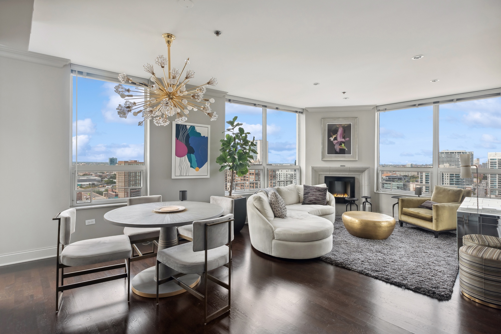 330 W Grand Avenue Unit: 2104