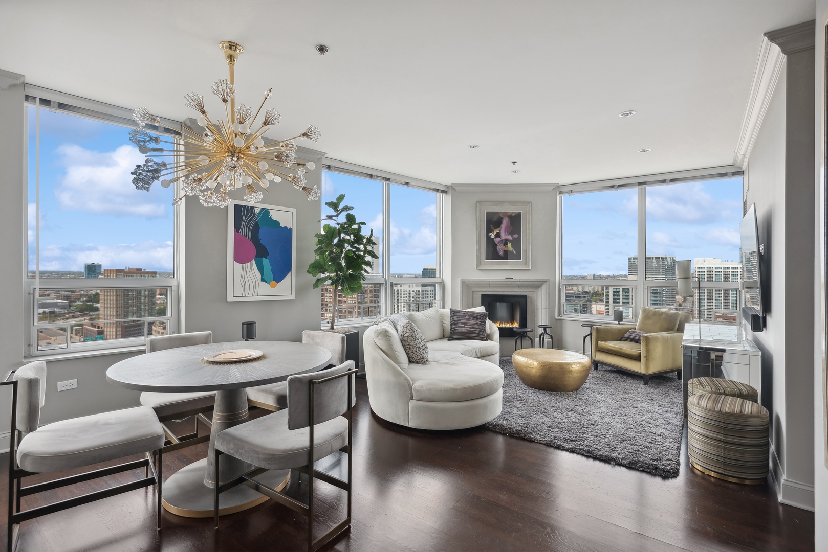 330 W Grand Avenue Unit: 2104