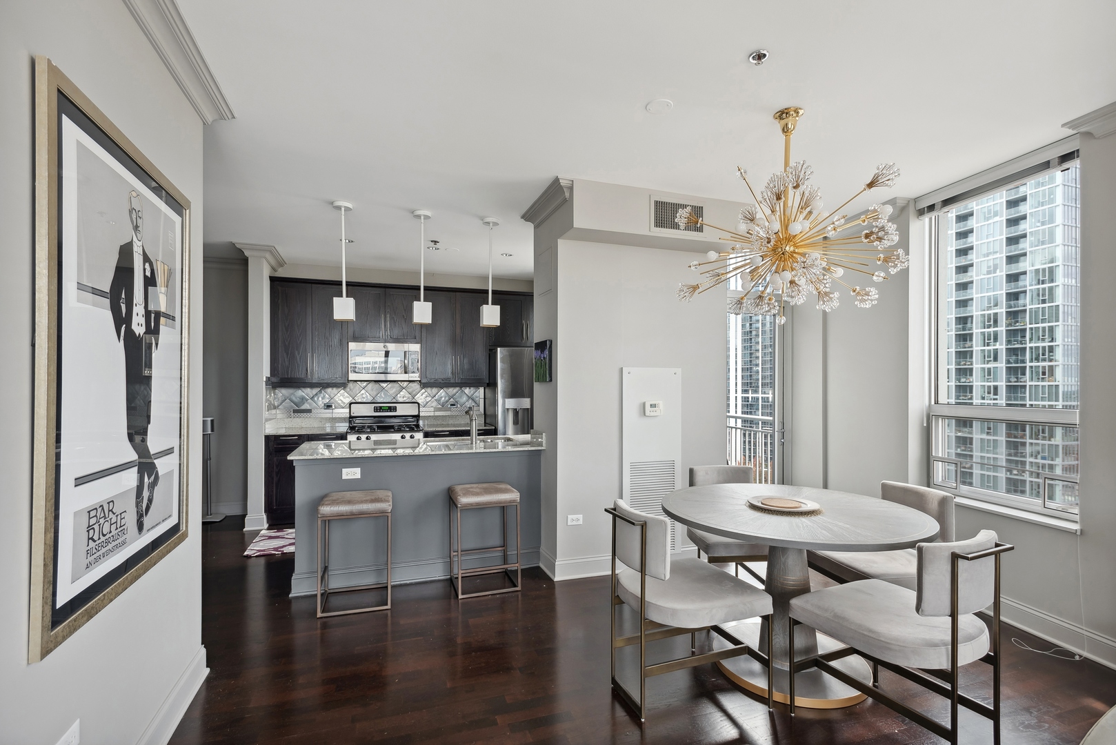 330 W Grand Avenue Unit: 2104