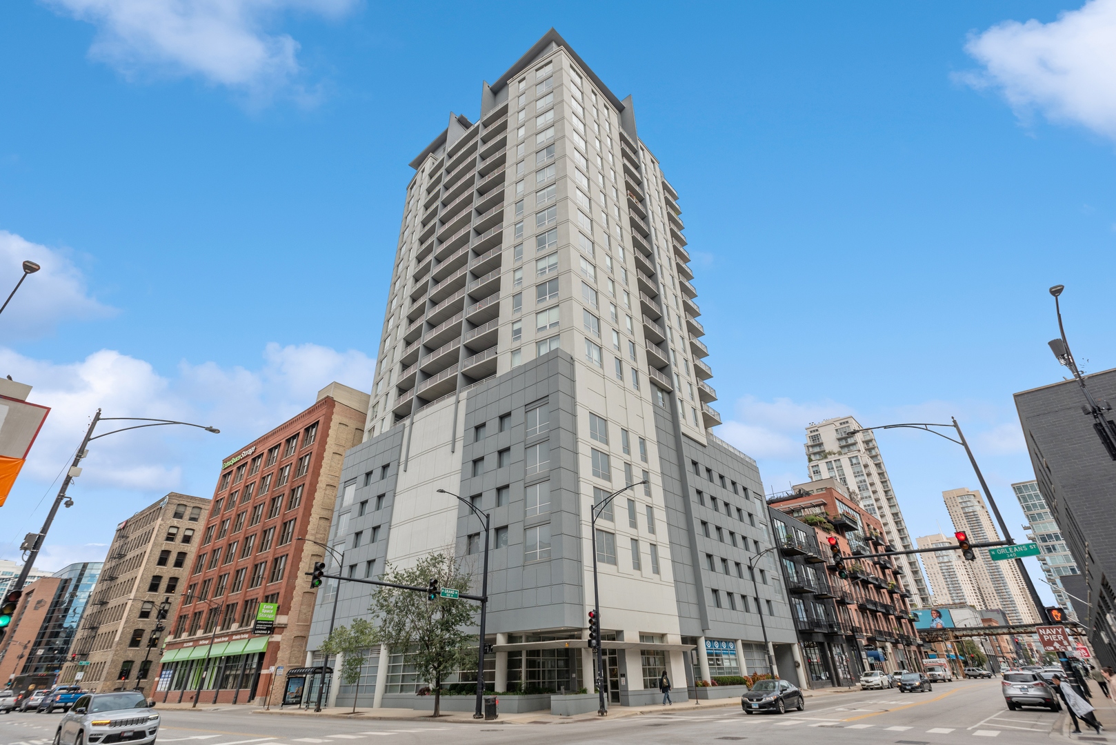 330 W Grand Avenue Unit: 2104