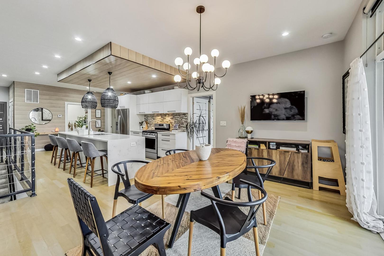 1708 W Cermak Road Unit: 1W