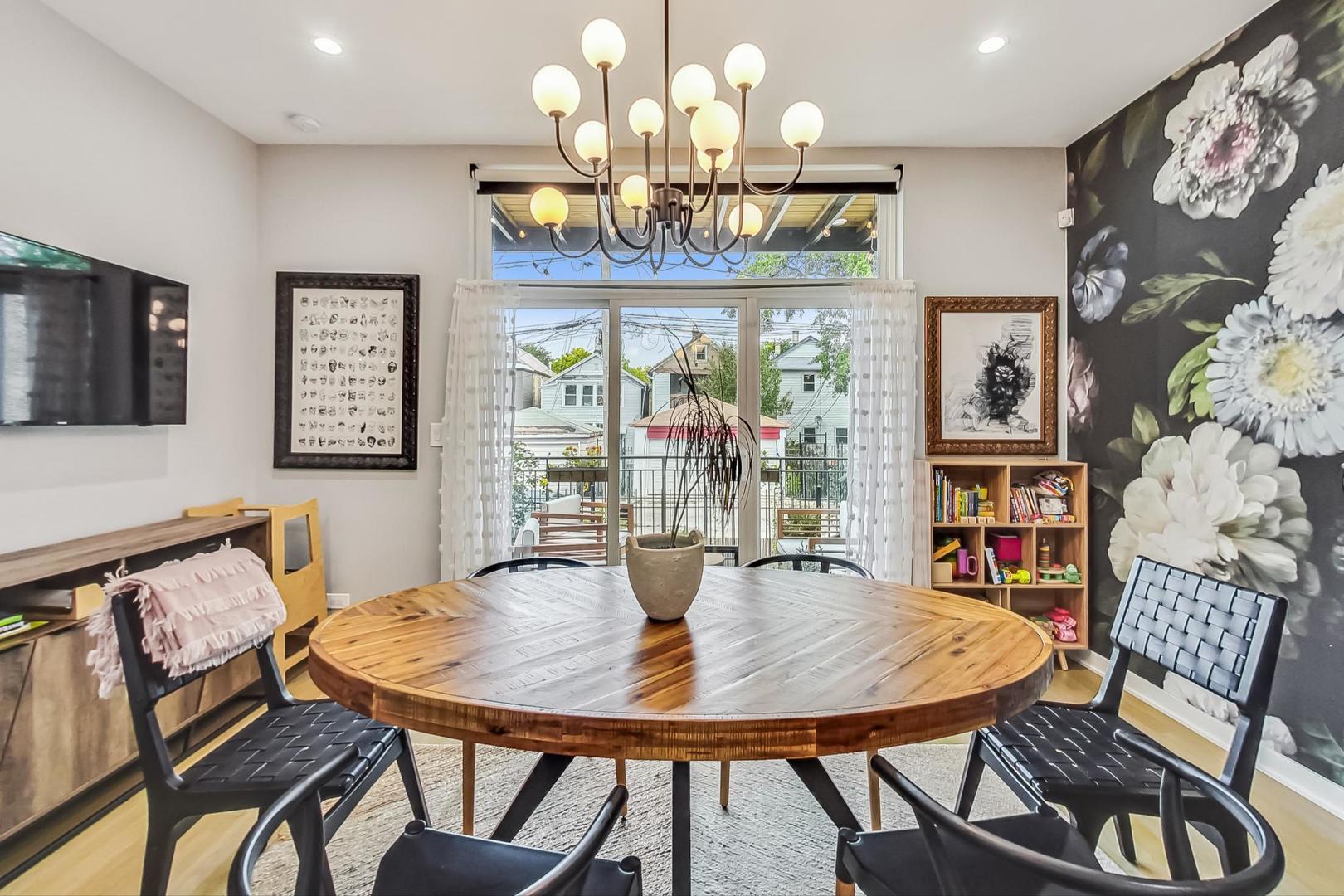 1708 W Cermak Road Unit: 1W