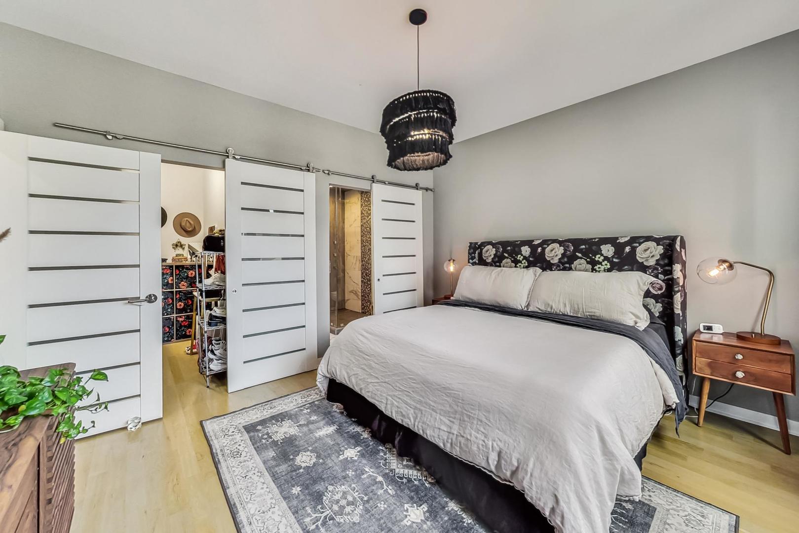 1708 W Cermak Road Unit: 1W