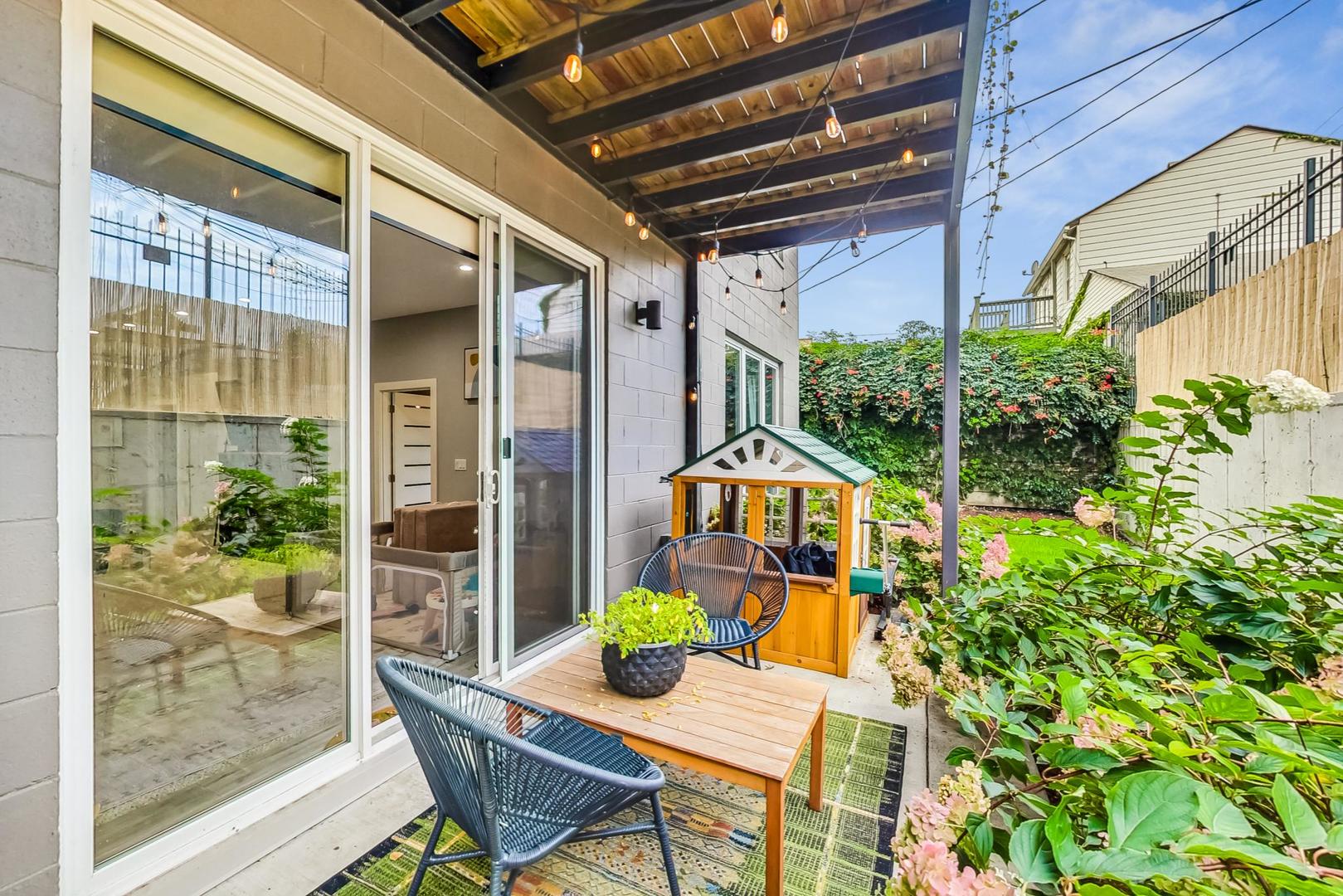 1708 W Cermak Road Unit: 1W