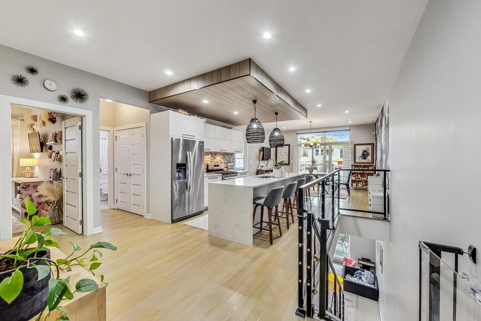1708 W Cermak Road Unit: 1W