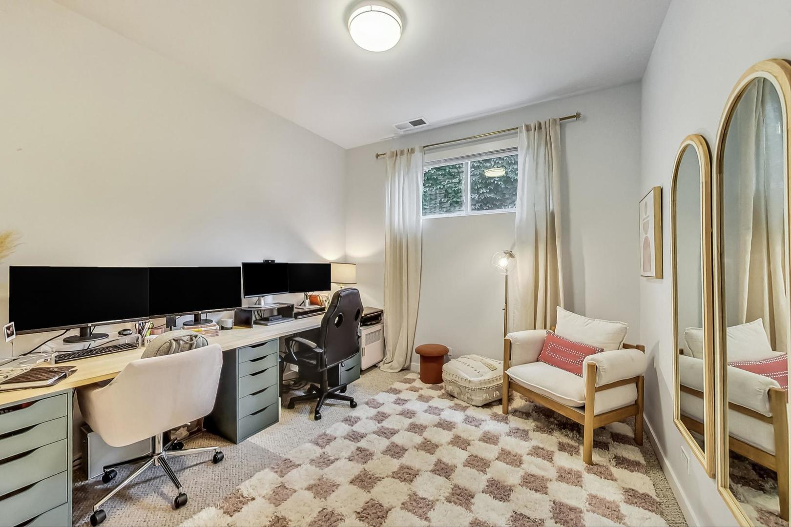 1708 W Cermak Road Unit: 1W