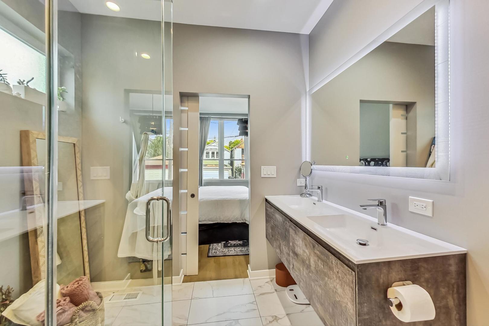 1708 W Cermak Road Unit: 1W