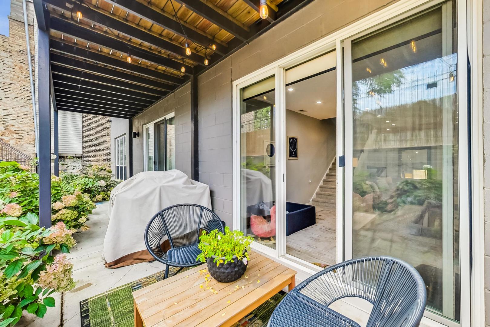 1708 W Cermak Road Unit: 1W