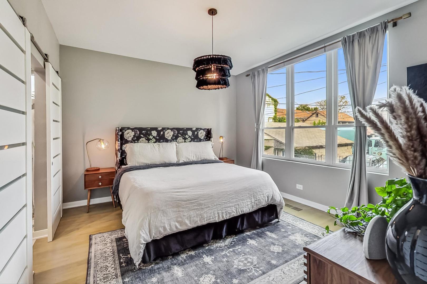 1708 W Cermak Road Unit: 1W