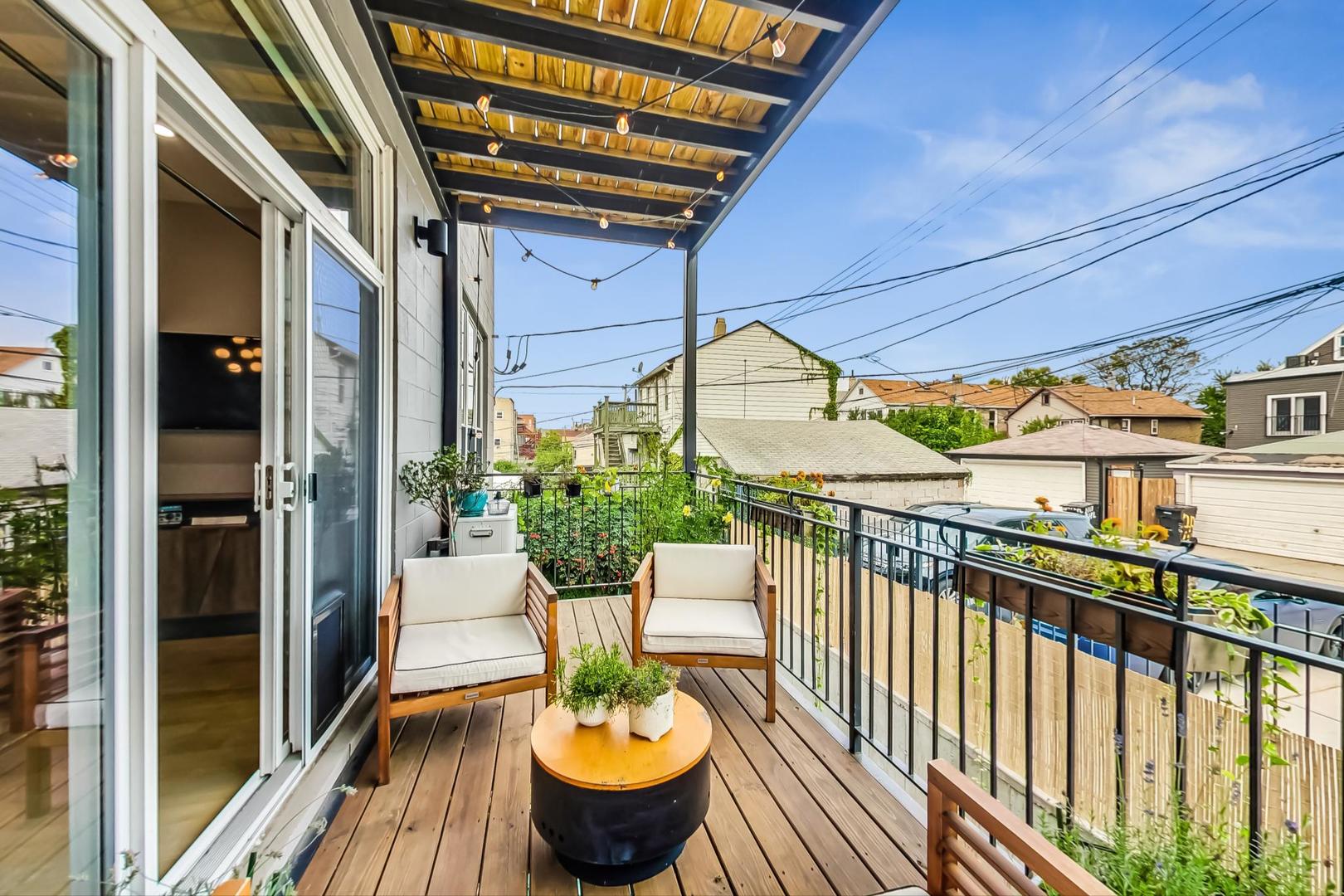 1708 W Cermak Road Unit: 1W