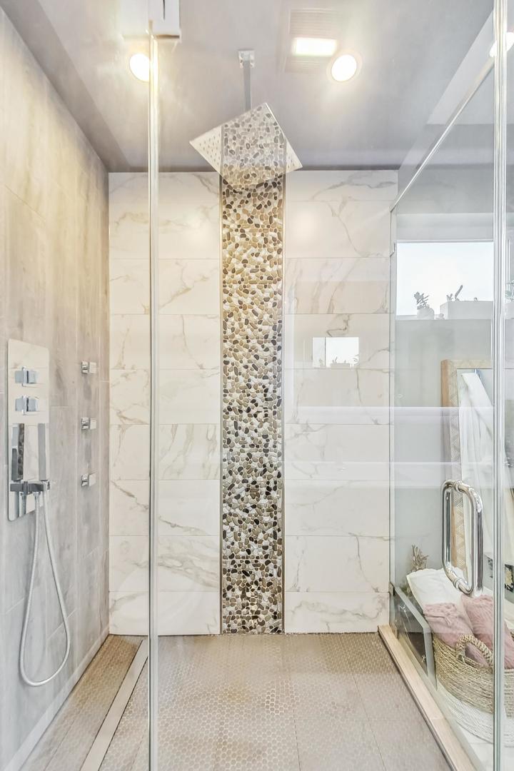 1708 W Cermak Road Unit: 1W