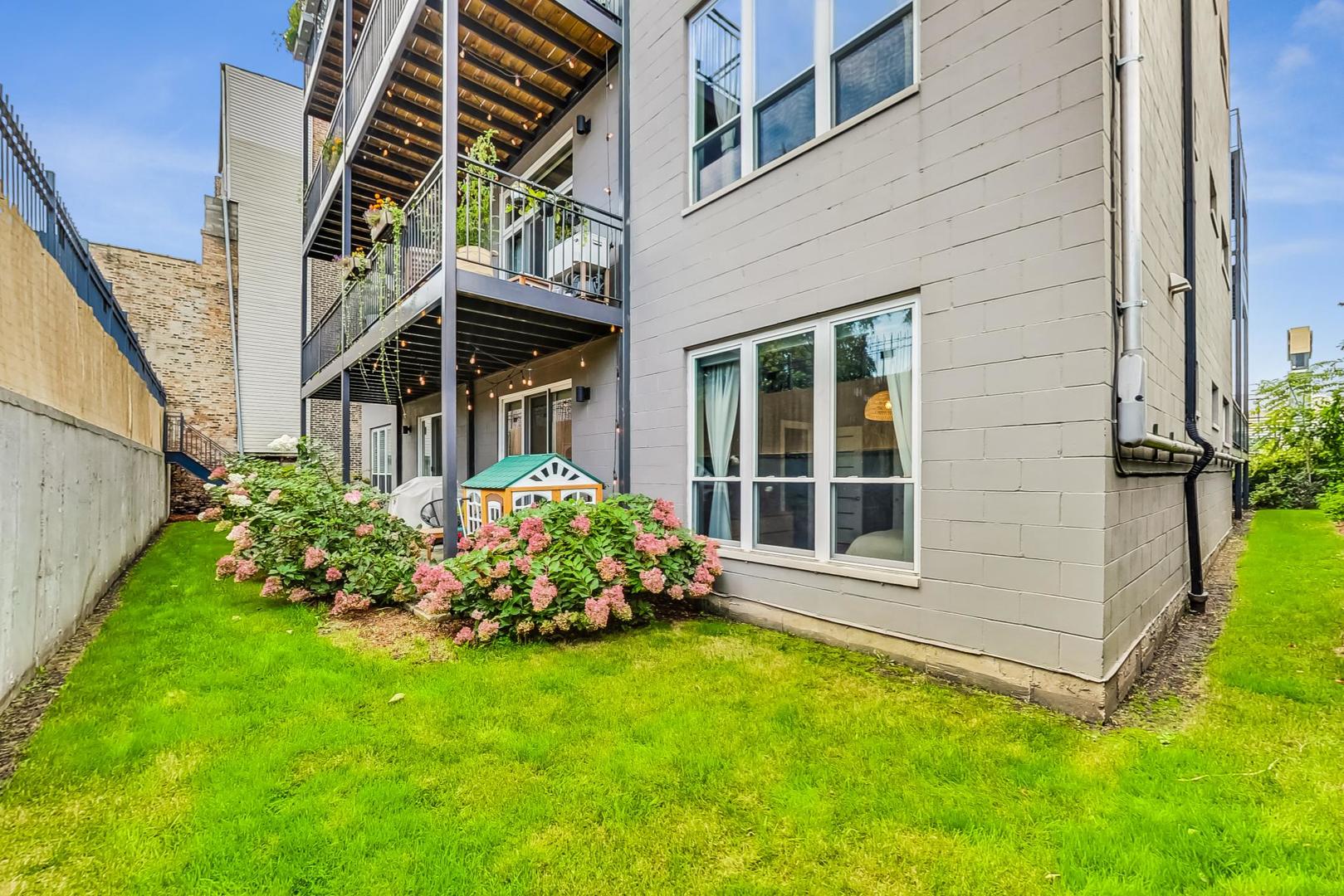 1708 W Cermak Road Unit: 1W