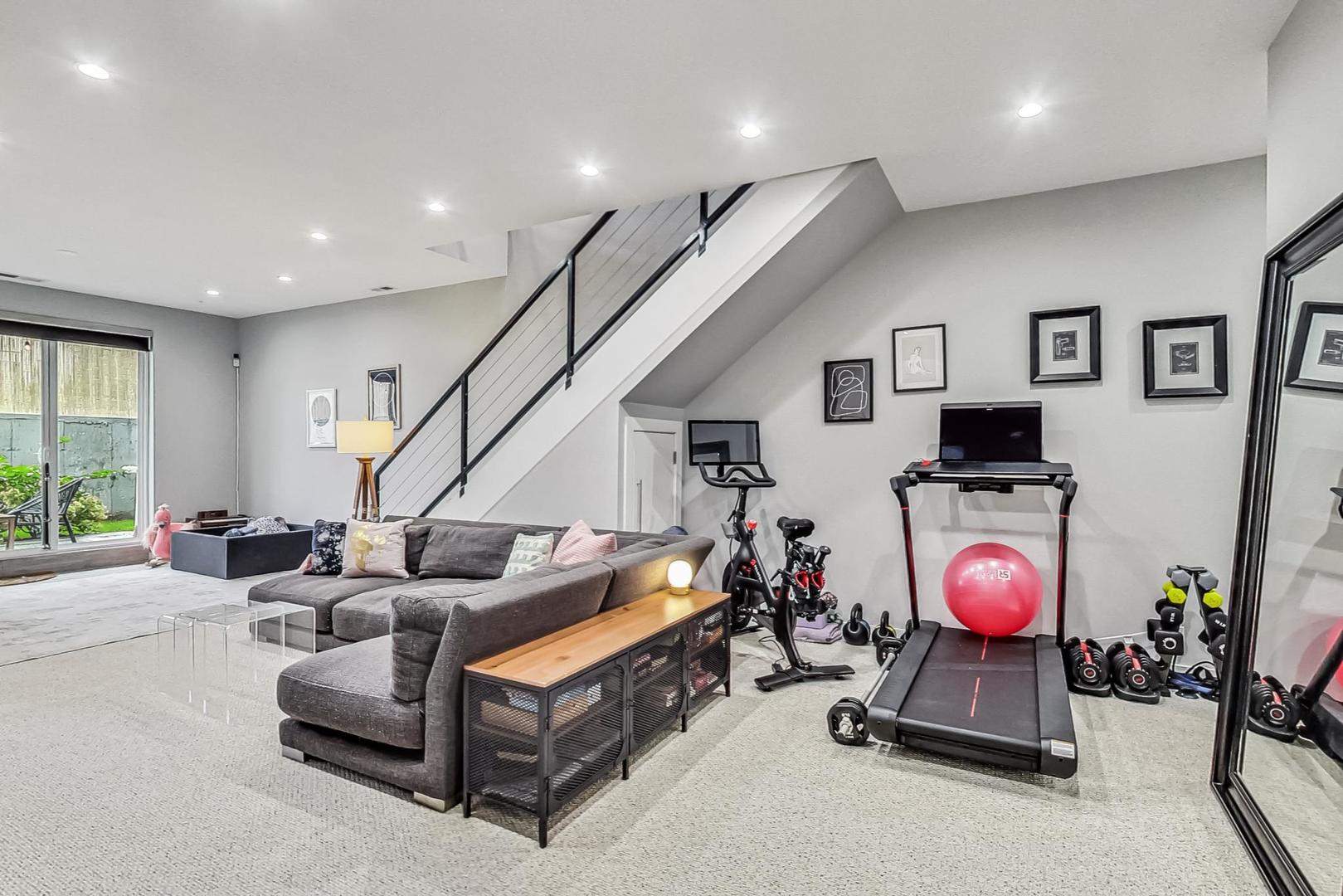 1708 W Cermak Road Unit: 1W