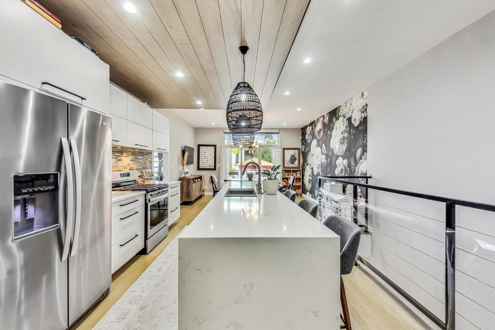 1708 W Cermak Road Unit: 1W