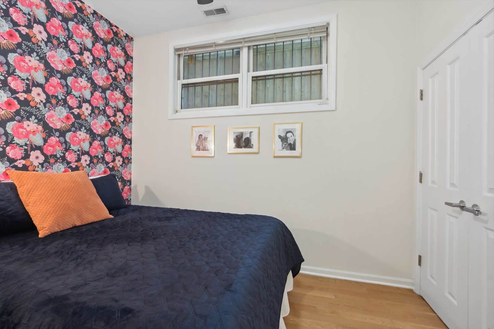 1629 N OAKLEY Avenue Unit: 1