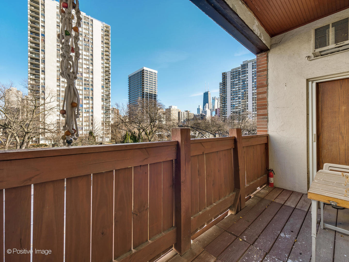 143 W Burton Place Unit: 3N