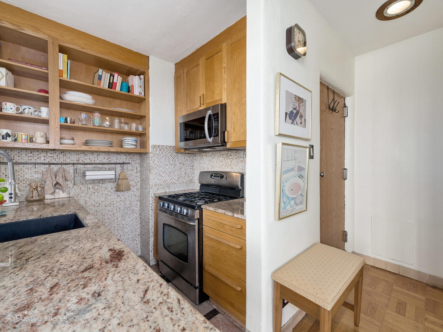 143 W Burton Place Unit: 3N