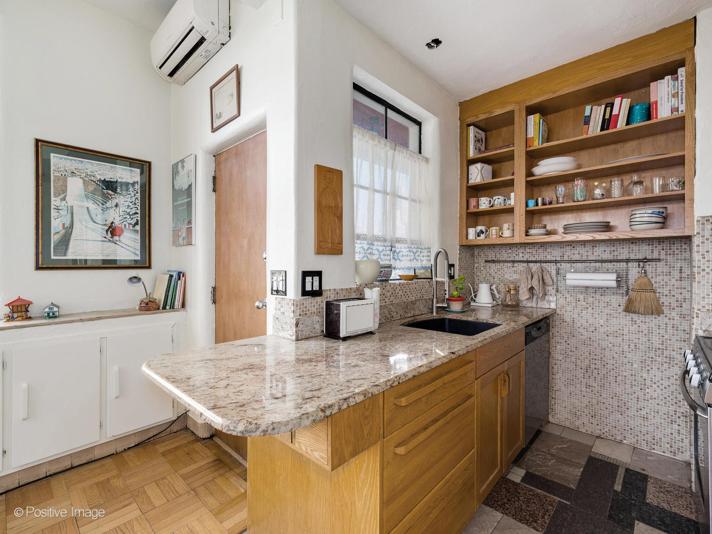 143 W Burton Place Unit: 3N