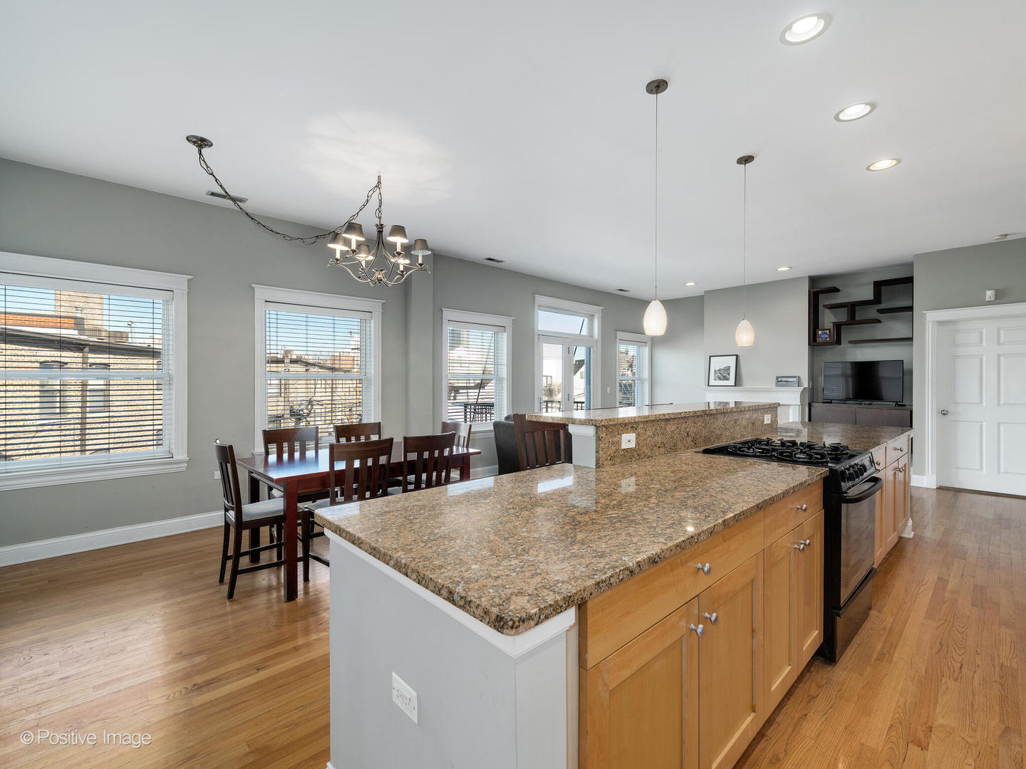 3755 N Racine Avenue Unit: 3E