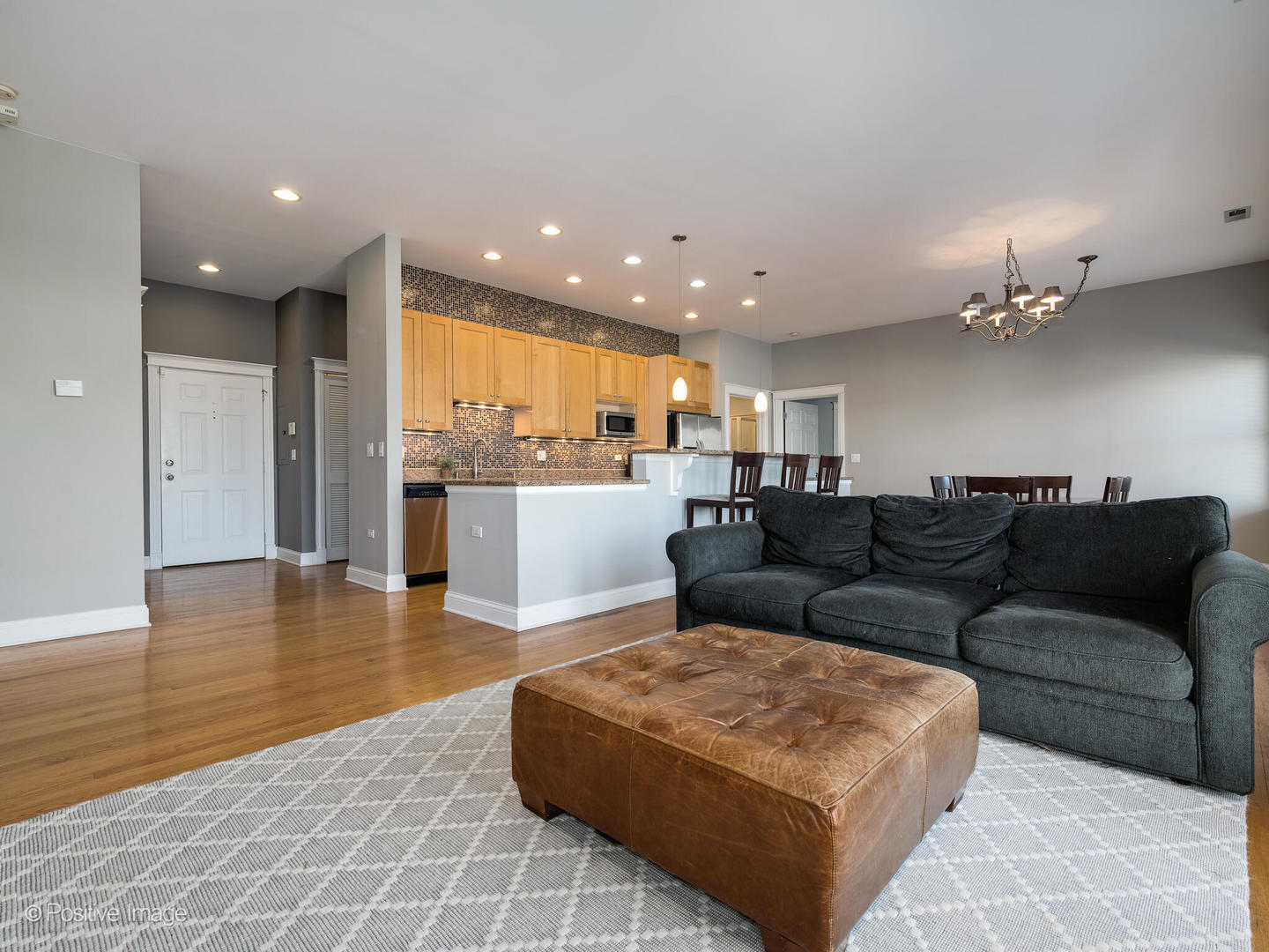 3755 N Racine Avenue Unit: 3E