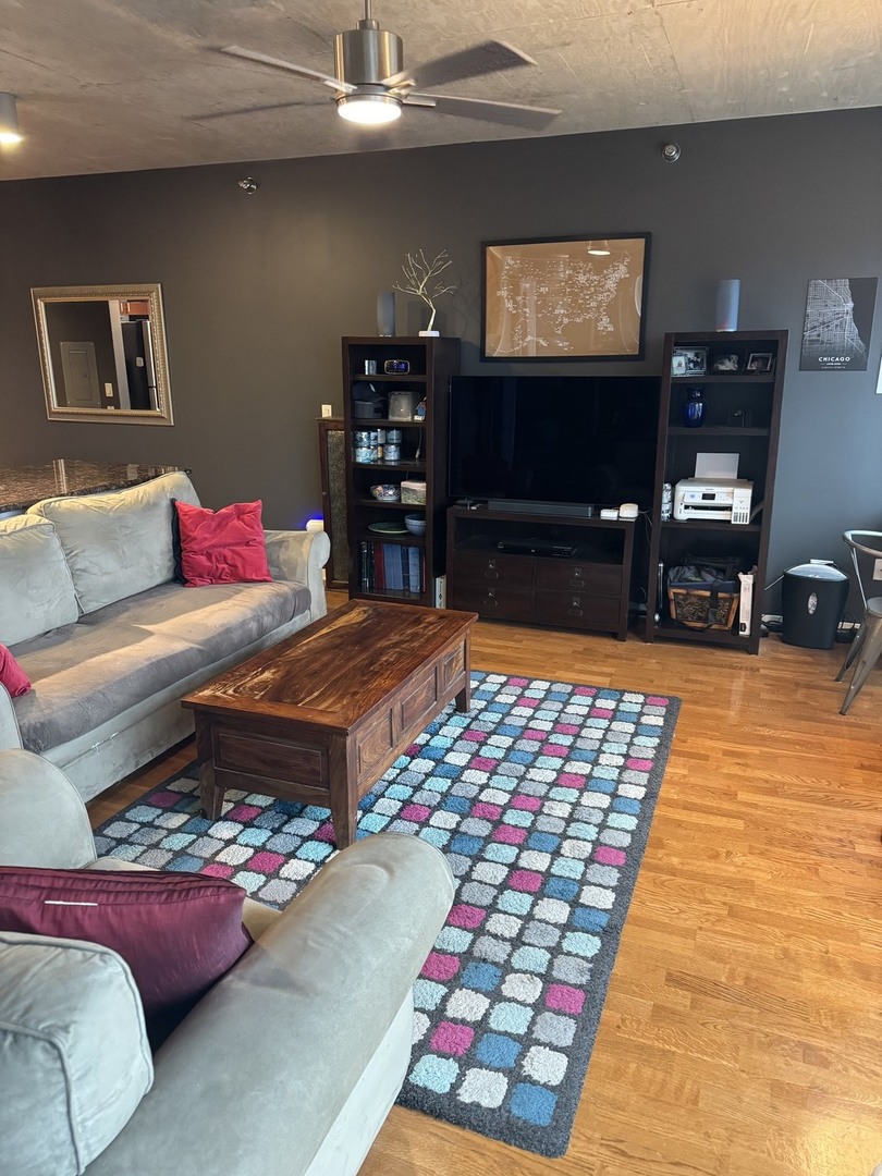 611 S Wells Street Unit: 2501