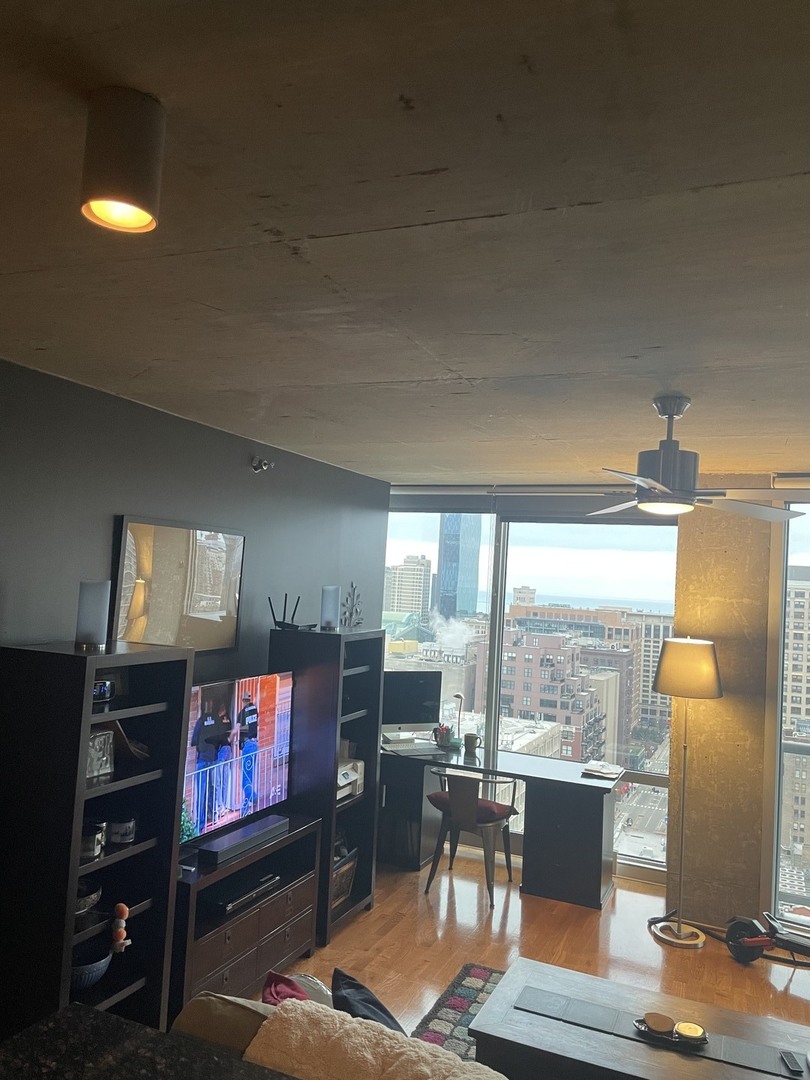 611 S Wells Street Unit: 2501