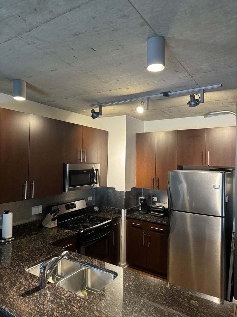 611 S Wells Street Unit: 2501