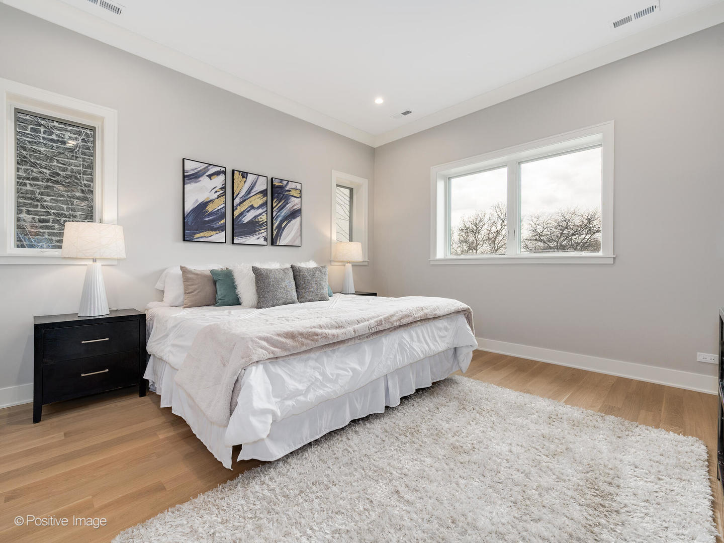 2136 N Cleveland Avenue Unit: 3