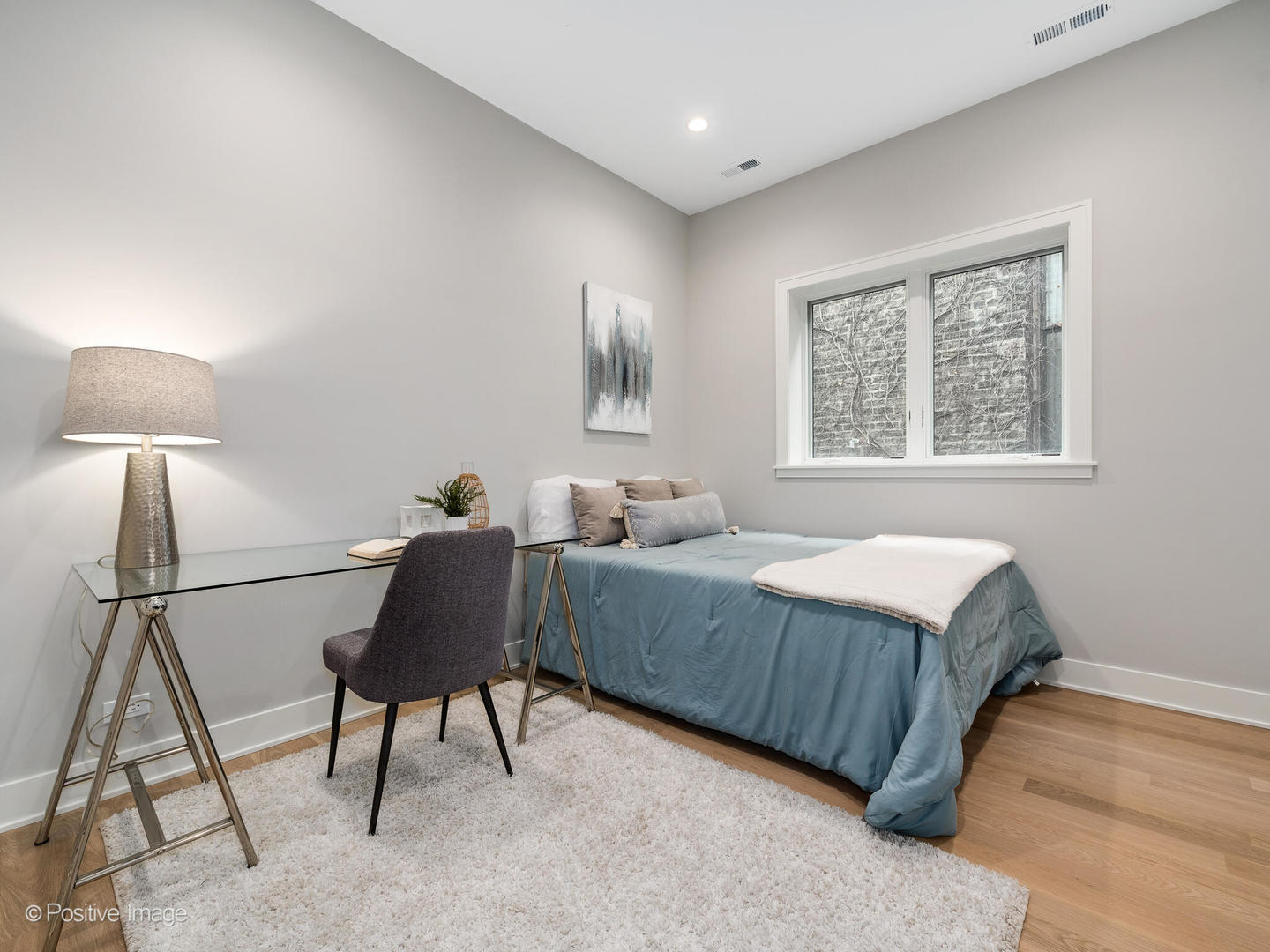 2136 N Cleveland Avenue Unit: 3