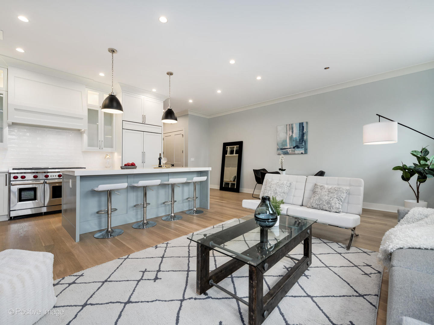 2136 N Cleveland Avenue Unit: 3