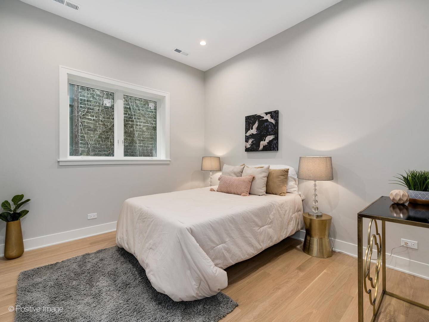 2136 N Cleveland Avenue Unit: 3