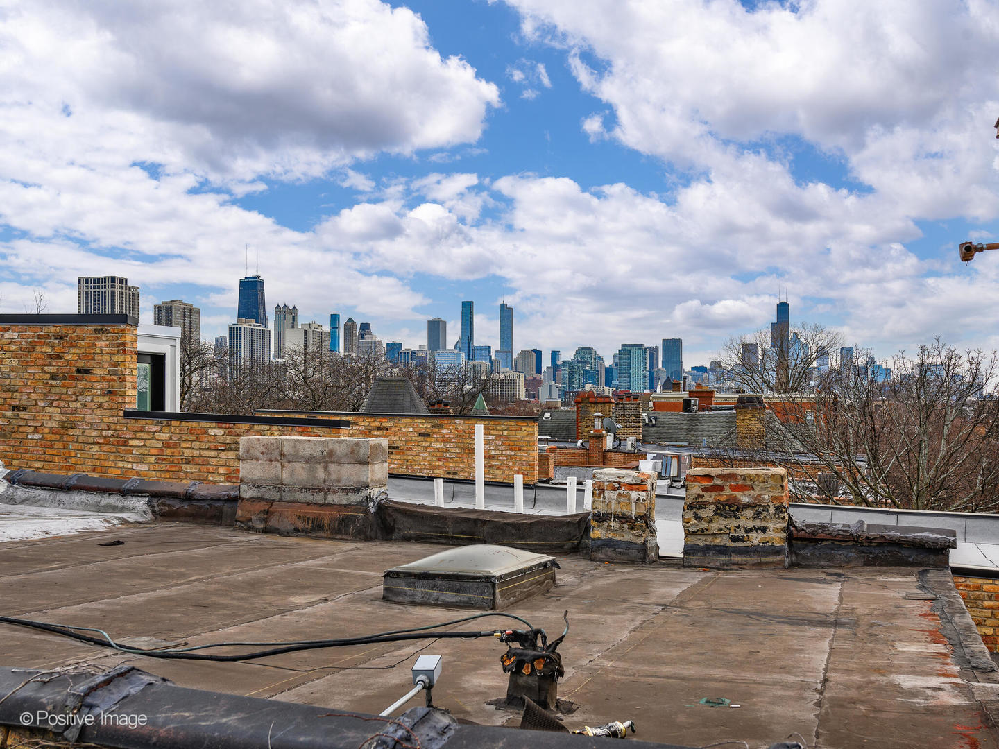 2136 N Cleveland Avenue Unit: 3