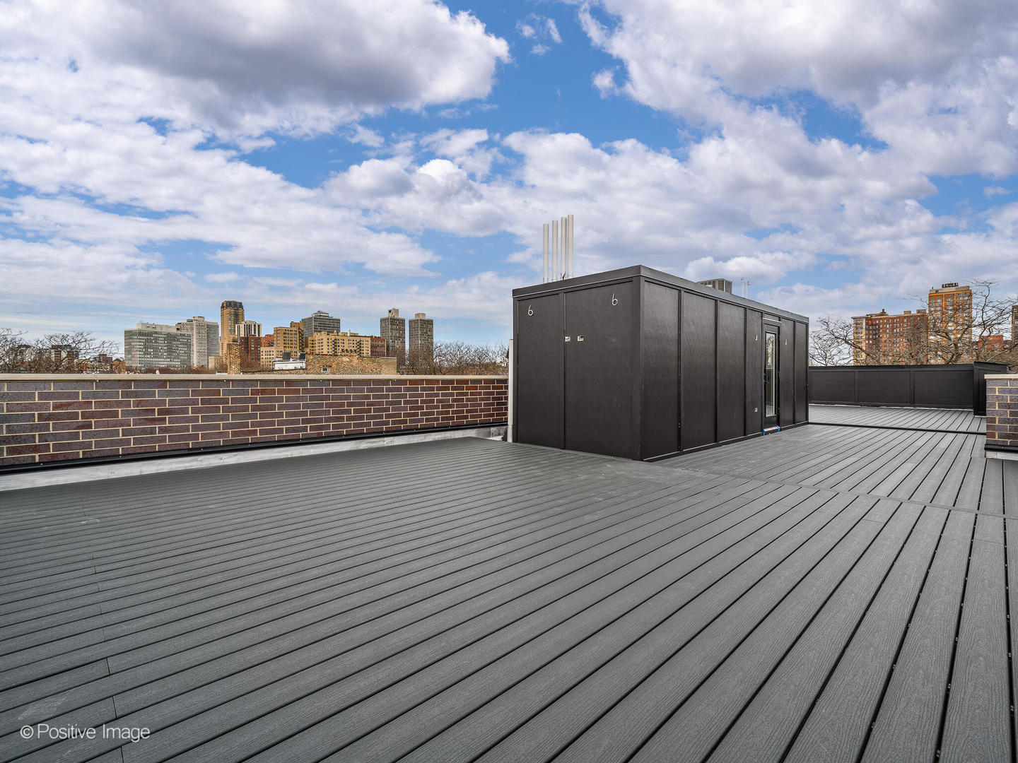 2136 N Cleveland Avenue Unit: 3
