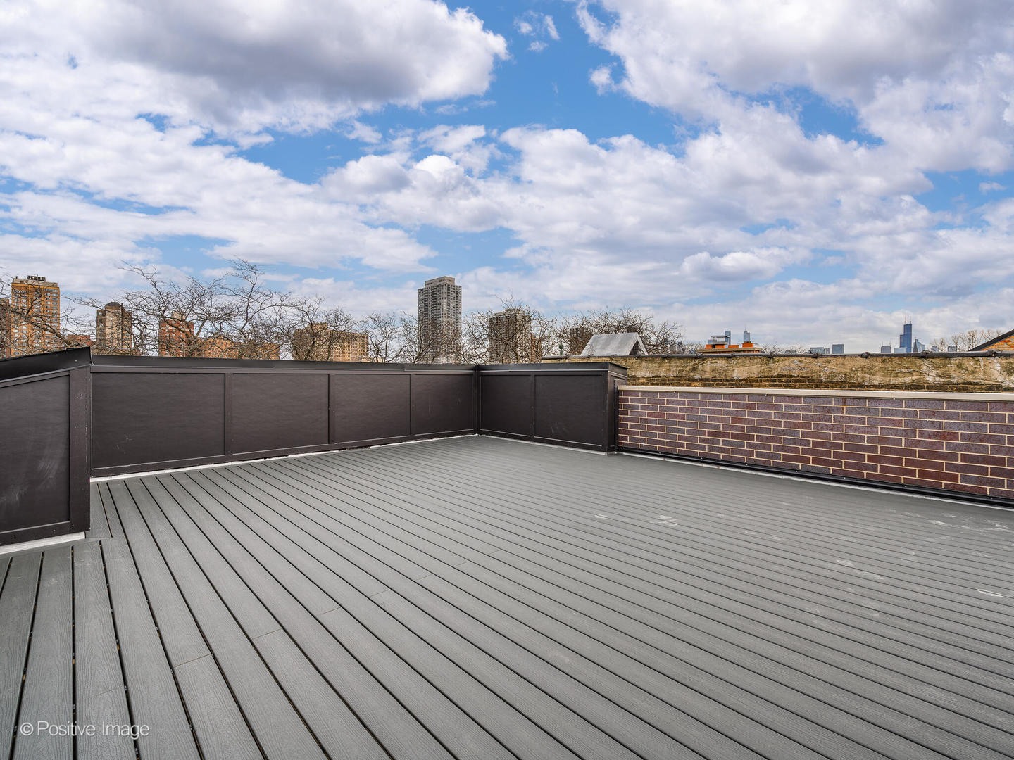 2136 N Cleveland Avenue Unit: 3