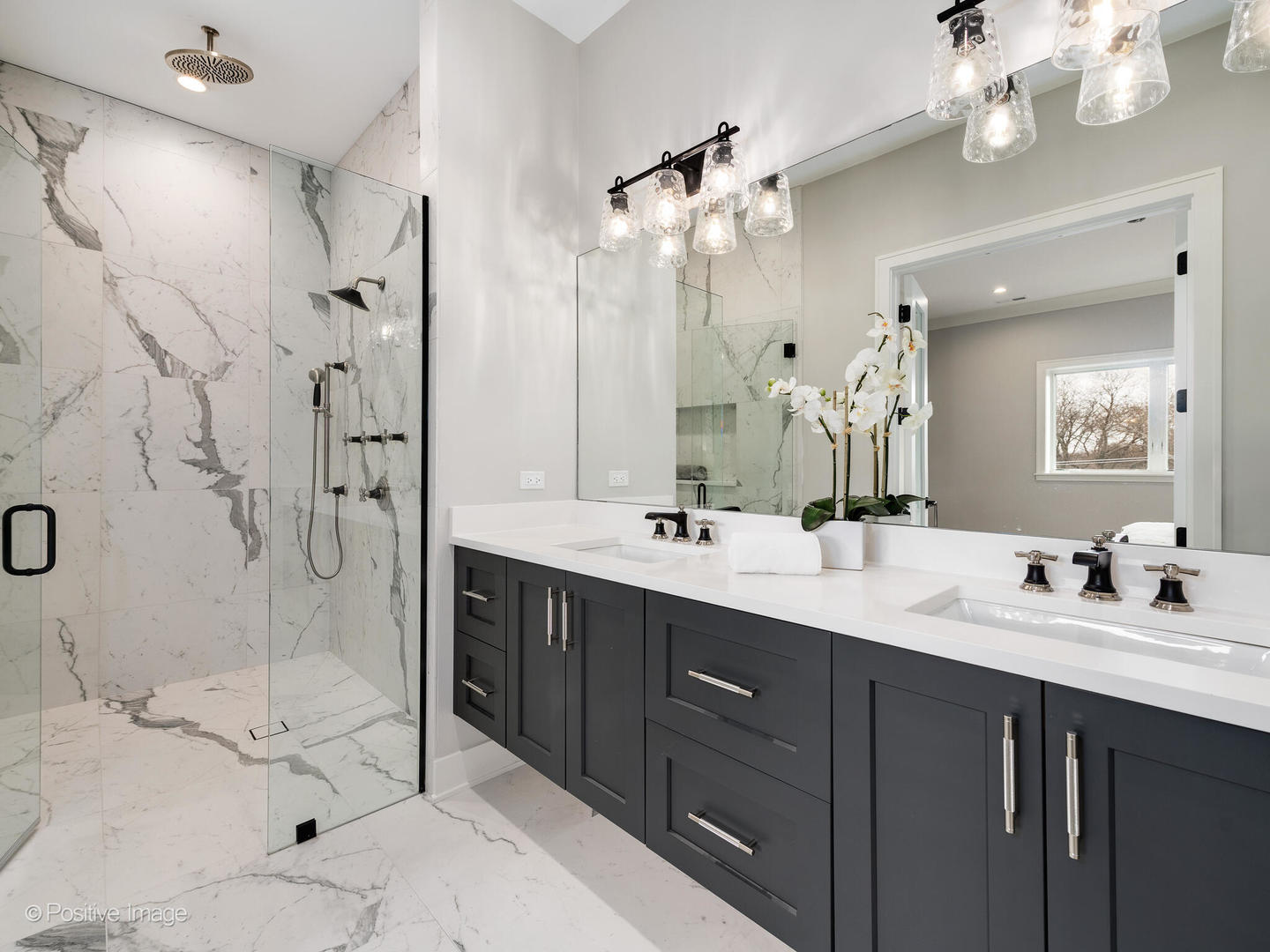 2136 N Cleveland Avenue Unit: 3