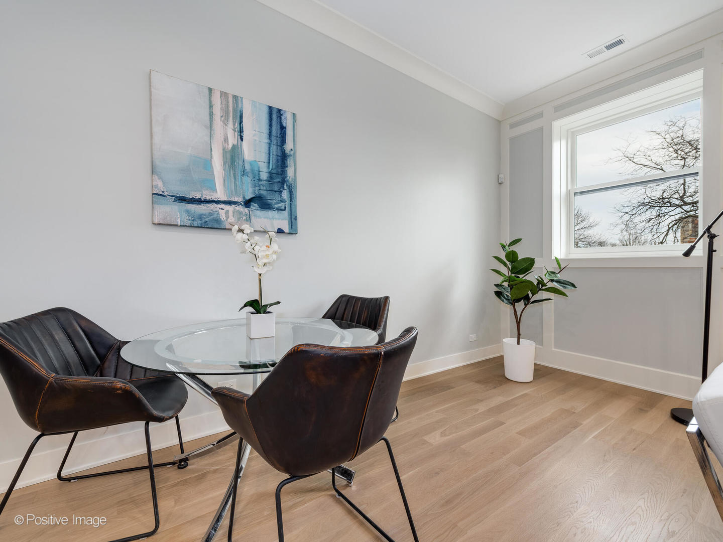 2136 N Cleveland Avenue Unit: 3