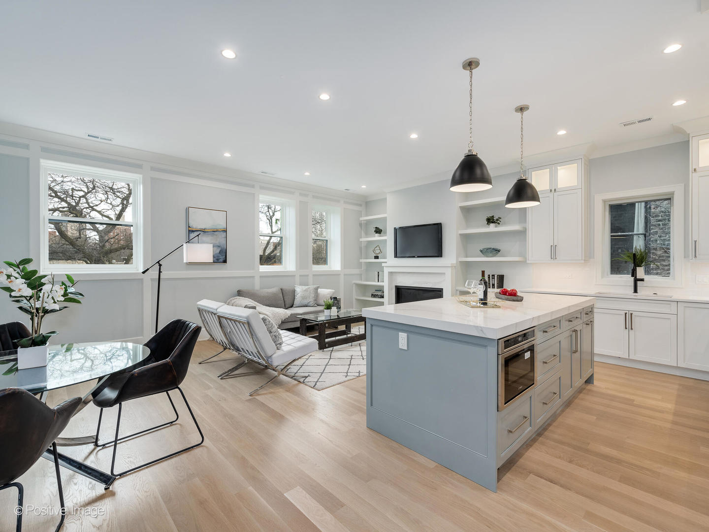 2136 N Cleveland Avenue Unit: 3