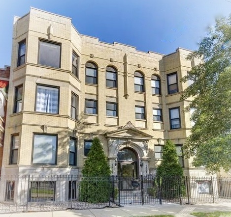 1523 N California Avenue Unit: 3N