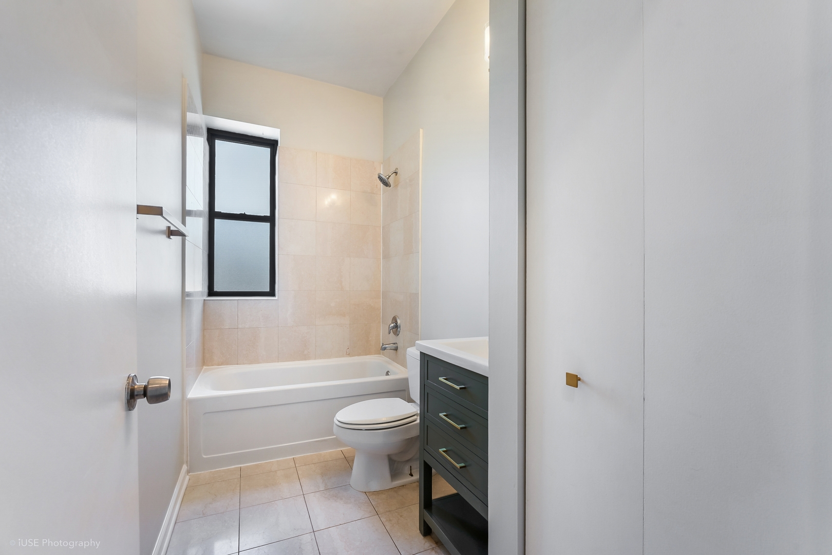 1523 N California Avenue Unit: 3N