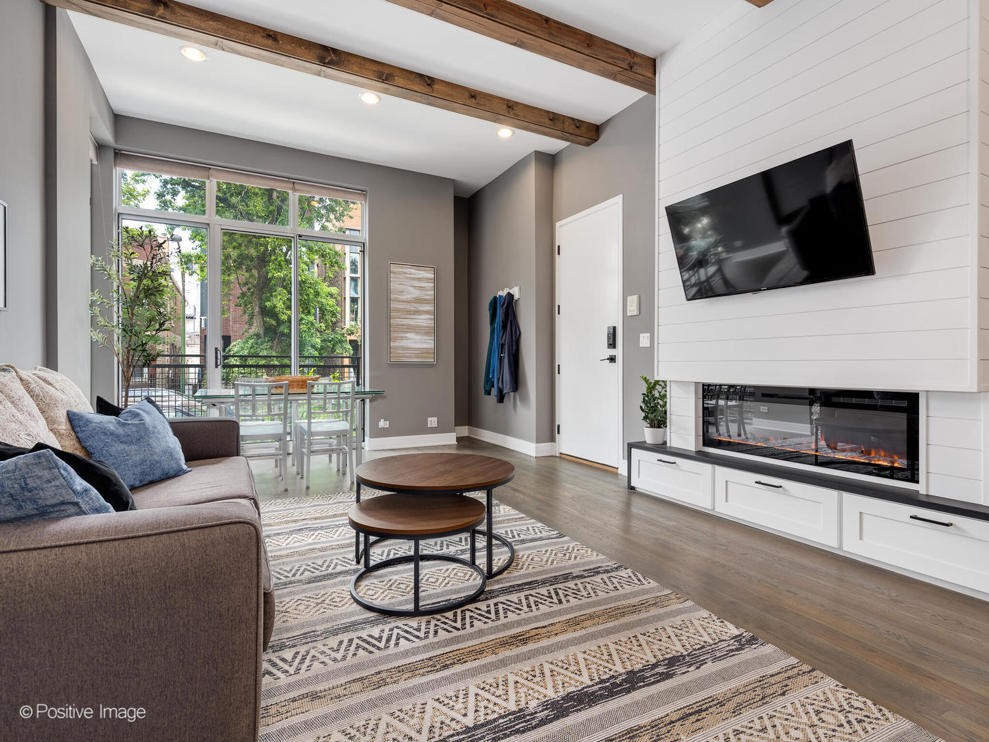 1723 W Le Moyne Street Unit: 101