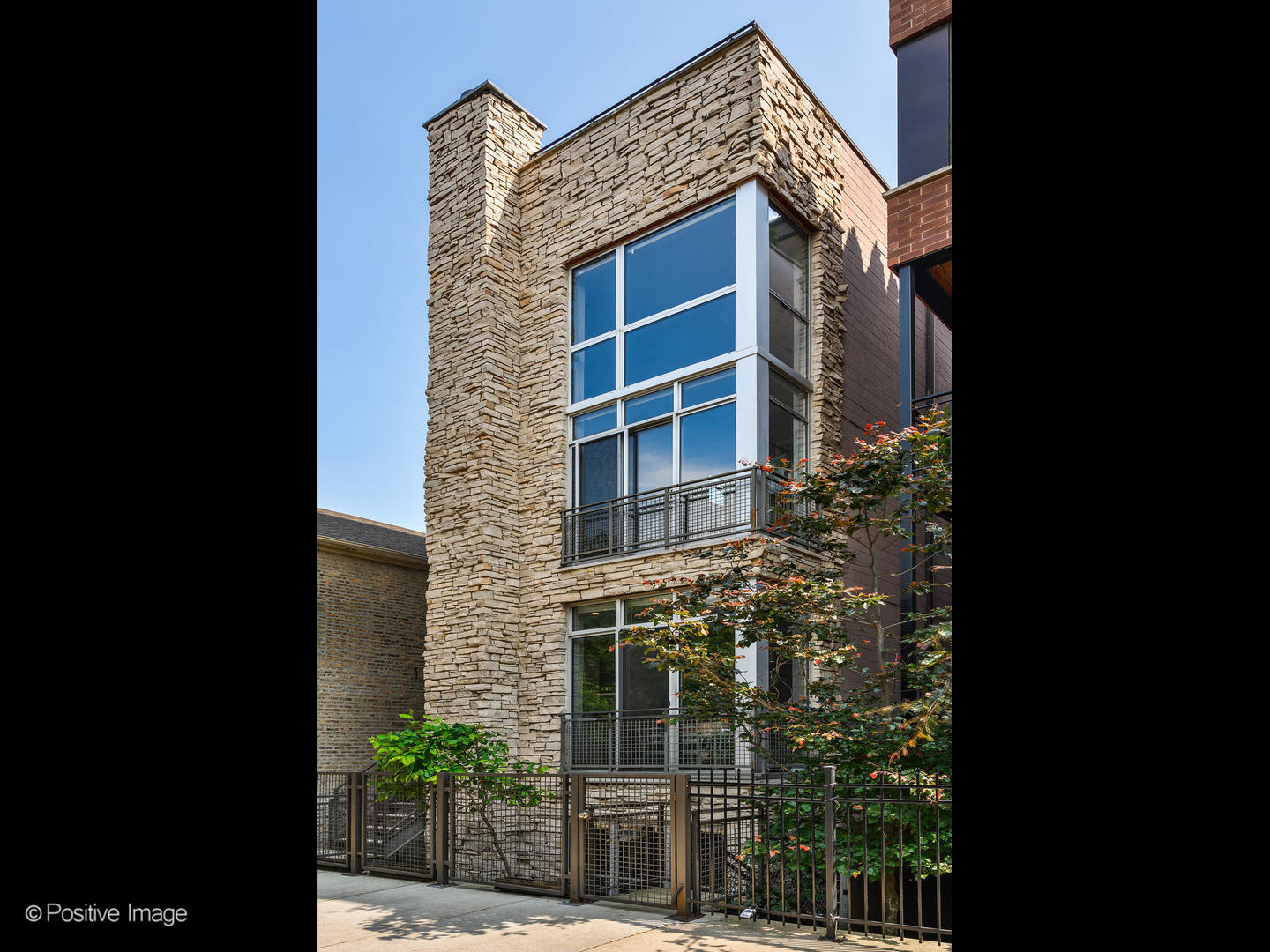 1723 W Le Moyne Street Unit: 101