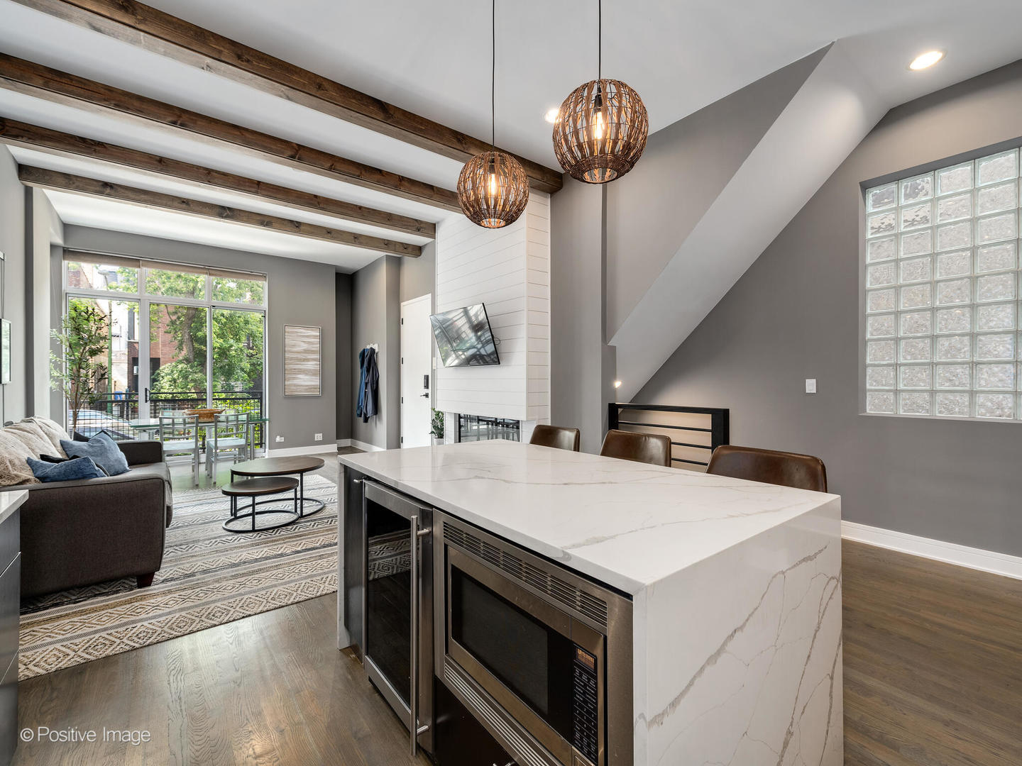 1723 W Le Moyne Street Unit: 101
