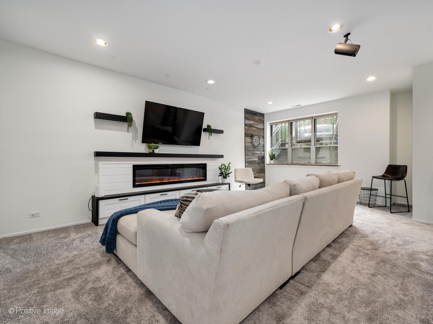 1723 W Le Moyne Street Unit: 101