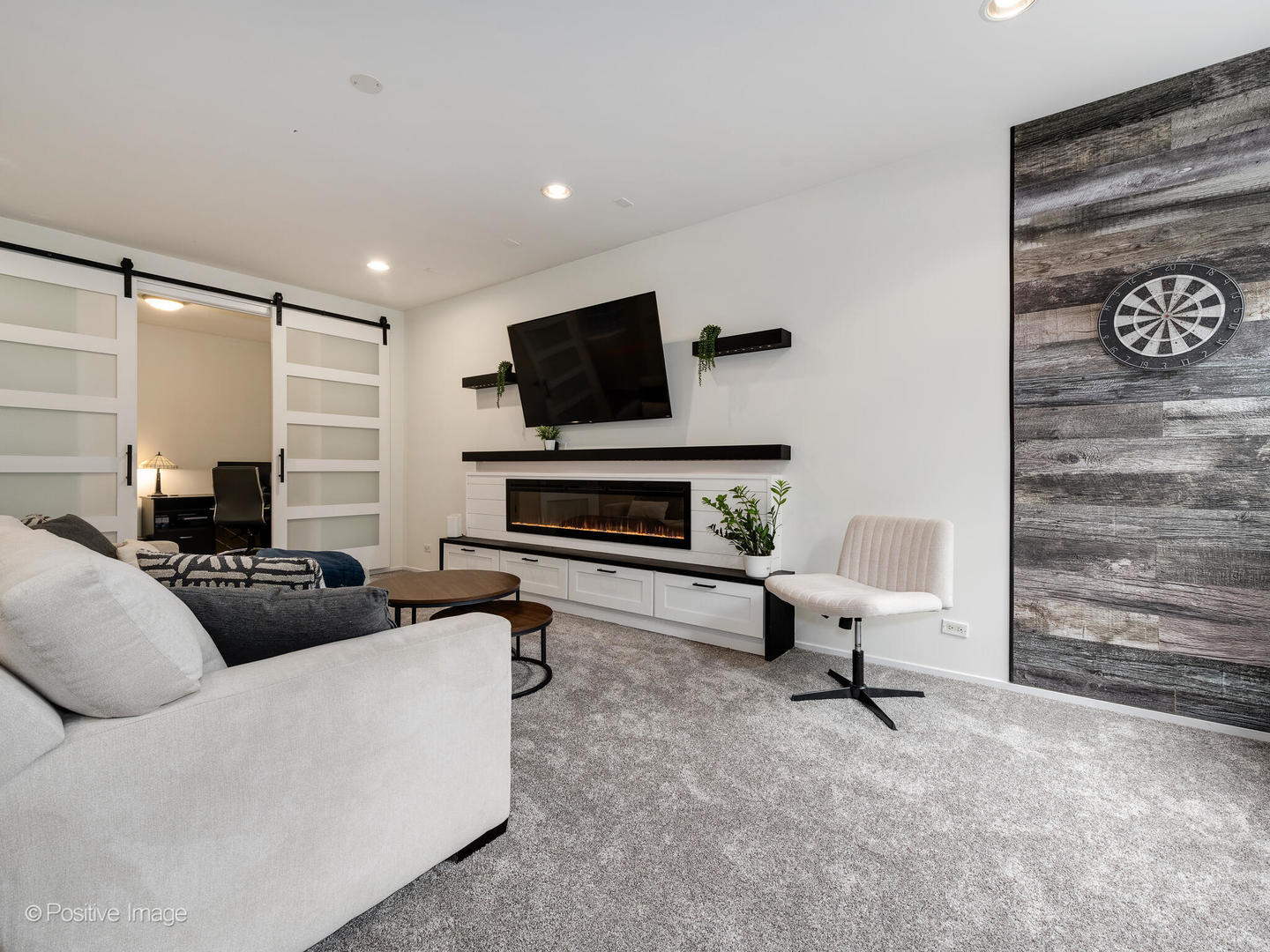1723 W Le Moyne Street Unit: 101
